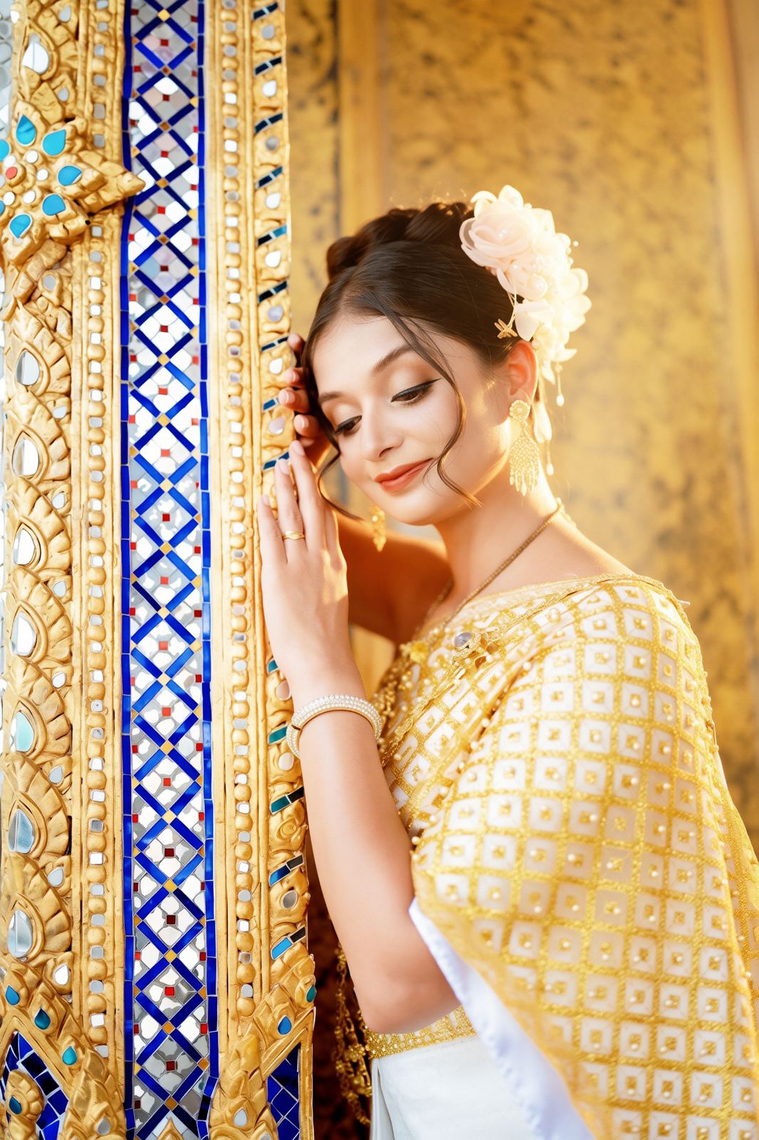 Thai costume at Wat Arun