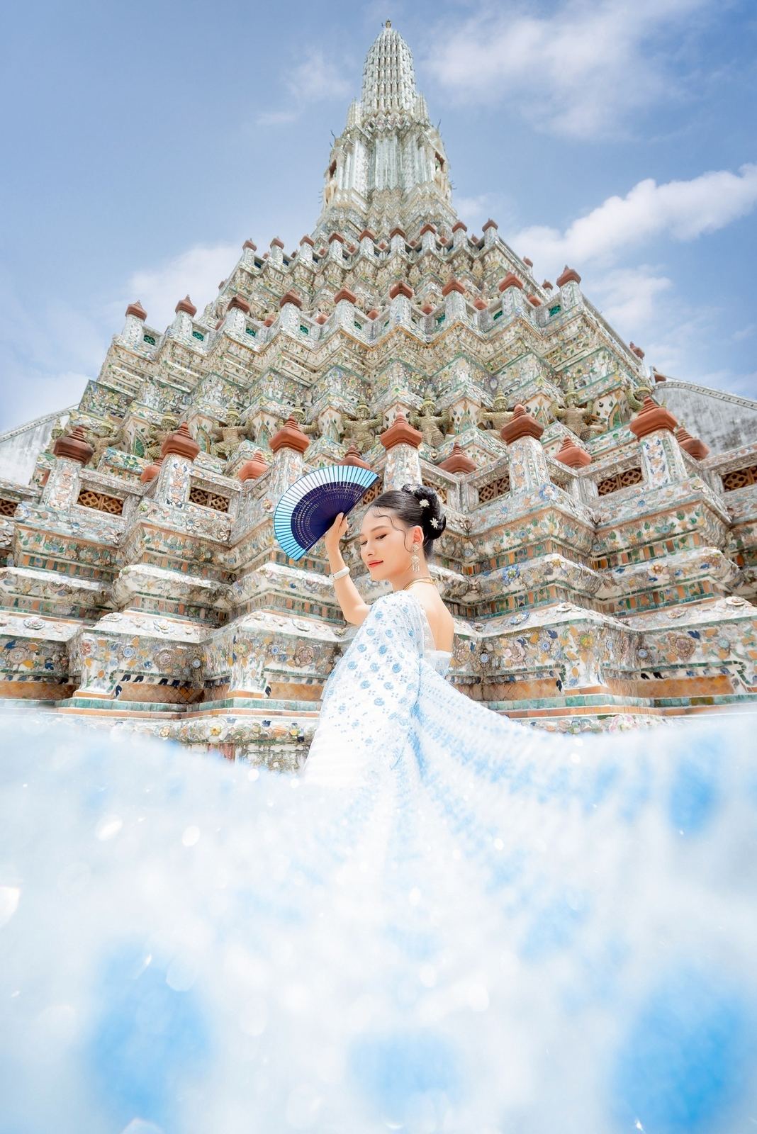 Thai costume at Wat Arun